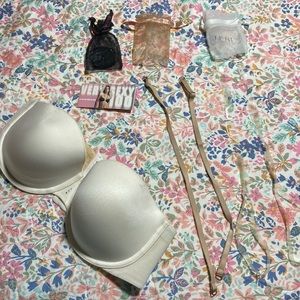 Victoria’s Secret bio-fit multi way bra